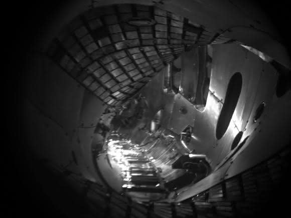 Fusionsanlage Wendelstein 7-X erfolgreich gestartet: Plasmaleuchten in Greifswald Fusionsanlage Wendelstein 7-X erfolgreich gestartet: Plasmaleuchten in Greifswald