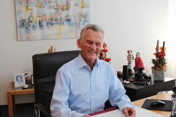 Dr. Peter Reichelt