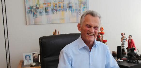 Dr. Peter Reichelt Dr. Peter Reichelt