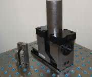 5-Achsen-Kraftspanner Grepos 5X mit Sonder-Wechselbacken