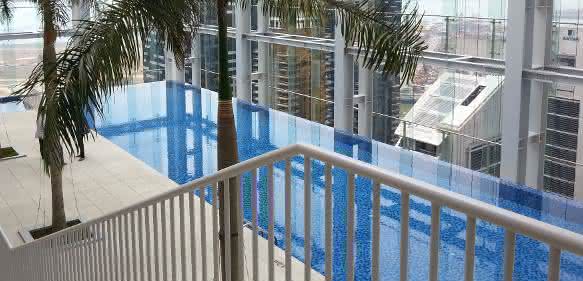 Hotelpool des Capita Green UV-Bestrahlungssystem Abox