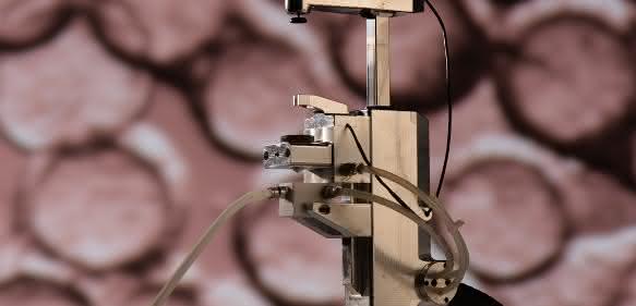 Zweistrom-Düsenanlage zur Herstellung von Alginat-Mikrokügelchen. (© Fraunhofer IBMT, Foto: Bernd Müller) Zweistrom-Düsenanlage zur Herstellung von Alginat-Mikrokügelchen. (© Fraunhofer IBMT, Foto: Bernd Müller)