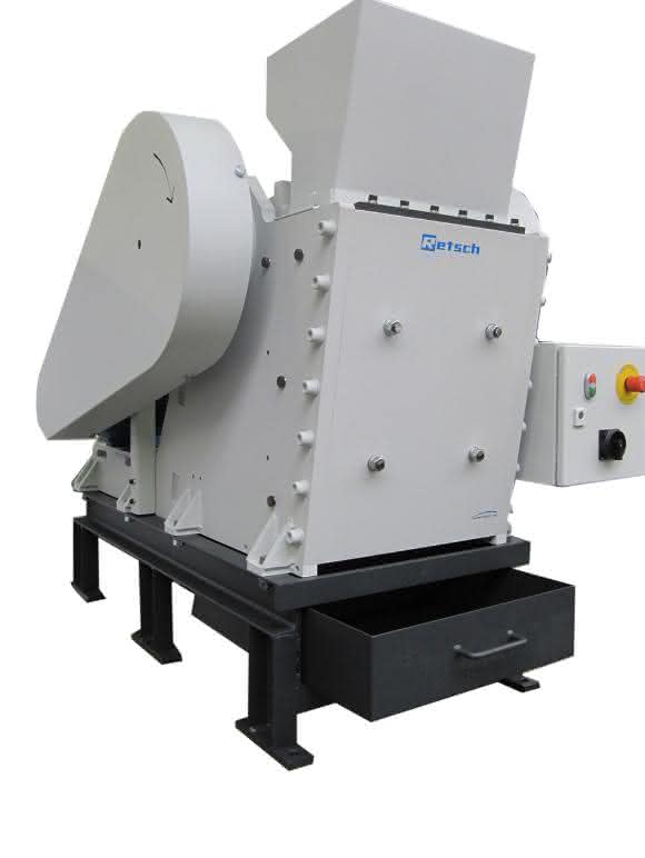 Die Retsch GmbH hat ihr Brecher- und Mühlenprogramm um eine komplette Produktlinie für Anwendungen mit großen Aufgabegrößen und hohen Durchsätzen erweitert. Diese wird unter dem Namen „X-Large“ in das bestehende Programm integriert und ergänzt es in vielen Bereichen. Die Retsch GmbH hat ihr Brecher- und Mühlenprogramm um eine komplette Produktlinie für Anwendungen mit großen Aufgabegrößen und hohen Durchsätzen erweitert. Diese wird unter dem Namen „X-Large“ in das bestehende Programm integriert und ergänzt es in vielen Bereichen.
