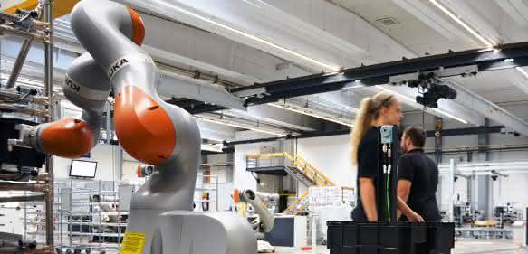 Automatisierung mit dem KUKA KMR iiwa Automatisierung mit dem KUKA KMR iiwa