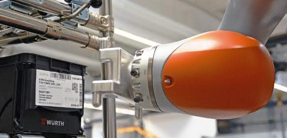 KUKA KMR iiwa holt Materialkisten KUKA KMR iiwa holt Materialkisten