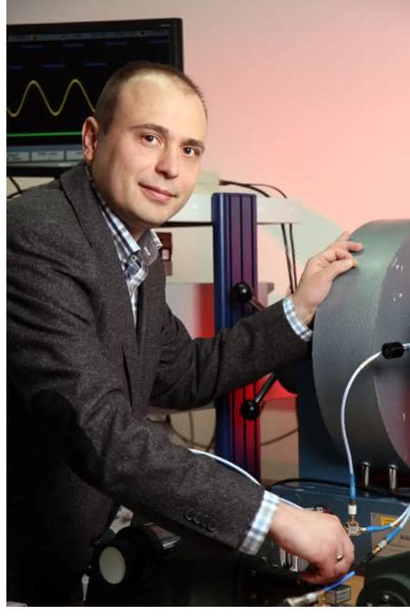 Dr. Andrii Chumak Dr. Andrii Chumak