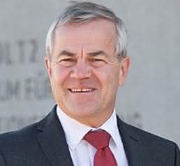 Prof. Rolf Hartmann, Leiter der Abteilung „Wirkstoffdesign und Optimierung“ am Helmholtz-Institut für Pharmazeutische Forschung Saarland (HIPS) in Saarbrücken. (Bild: Puetz Joerg)