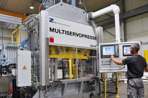 Servospindelpresse von H & T Produktionstechnologie