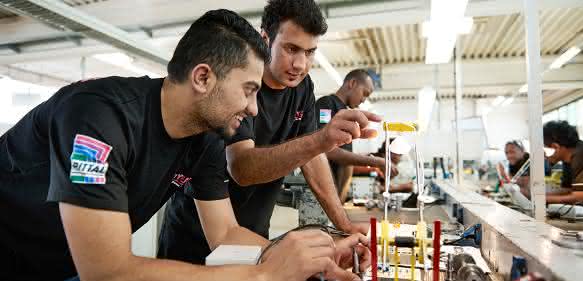 Friedhelm Loh Group qualifiziert Flüchtlinge Friedhelm Loh Group qualifiziert Flüchtlinge