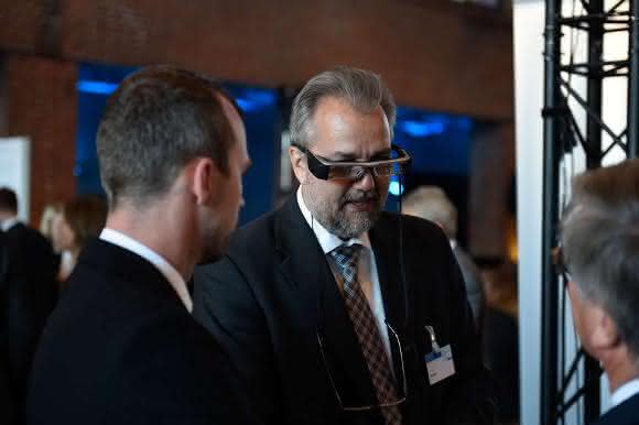 Wittenstein Produktion mit Smart Glass Wittenstein Produktion mit Smart Glass