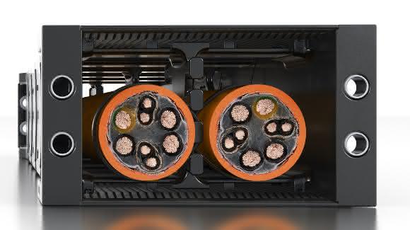 Energierohr der Serie R2 Igus Energierohr der Serie R2 mit 40 Millimetern Innenhöhe
