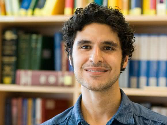 Dr. Arash Nikoubashman