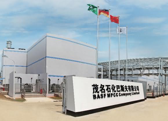 Isononanol-Anlage in Maoming/China. Die Anlage wird von BASF MPCC Company Limited (BMC) betrieben werden, einem 50:50 Joint Venture von BASF und SINOPEC.