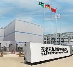 Isononanol-Anlage in Maoming/China. Die Anlage wird von BASF MPCC Company Limited (BMC) betrieben werden, einem 50:50 Joint Venture von BASF und SINOPEC.