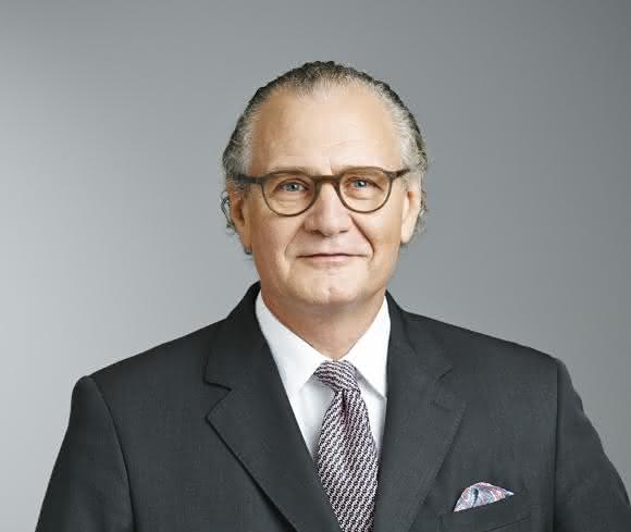 Stefan Oschmann tritt 2016 die Nachfolge von Karl-Ludwig Kley als CEO an. Stefan Oschmann tritt 2016 die Nachfolge von Karl-Ludwig Kley als CEO an.