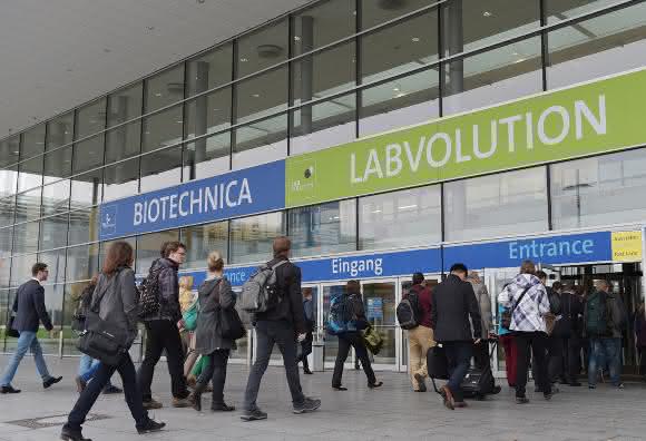 Nicht nur das Partnering-Tool kam auf der BIOTECHNICA/LABVOLUTION gut an. Als großer Besuchermagnet erwies sich auch die Sonderschau smartLAB – das intelligente Labor der Zukunft.