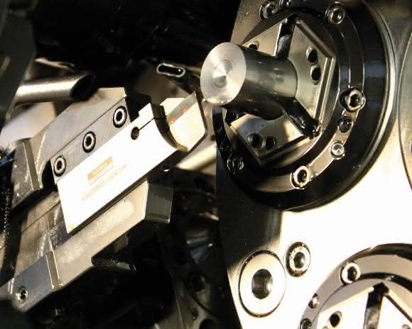 Mehrspindelautomat Mehrspindelautomaten arbeiten mit Klingen von Arno