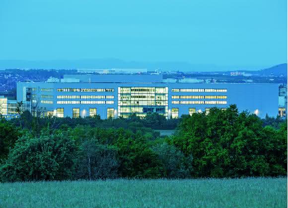 Die neue Festo-Technologiefabrik in Scharnhausen ist eröffnet.