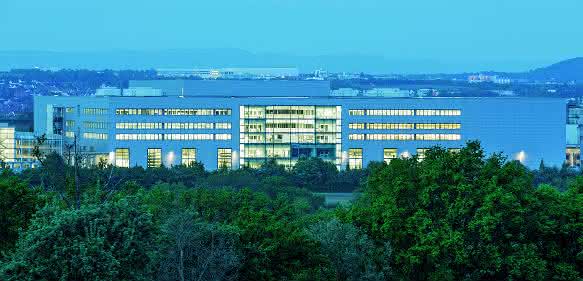 Die neue Festo-Technologiefabrik in Scharnhausen ist eröffnet.