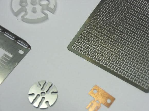 LK Mechanik Feinstrukturen schneiden
