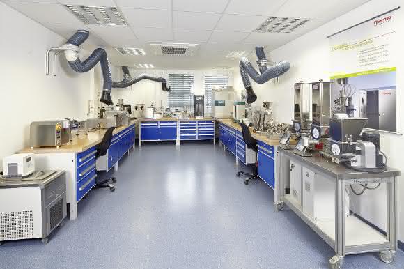 Thermo Fisher Scientific eröffnet neues Kunden- und Laborzentrum für die Materialcharakterisierung in Karlsruhe, Deutschland. Thermo Fisher Scientific eröffnet neues Kunden- und Laborzentrum für die Materialcharakterisierung in Karlsruhe, Deutschland.