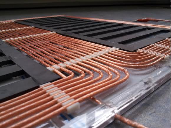 Spulensystem zum induktiven Laden von Elektroautos Fraunhofer zeigt Prototyp auf der IAA