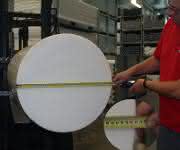 Größere Bauteile als bisher lassen sich spanend aus POM-C produzieren. (Bild: Gehr) Größere Bauteile als bisher lassen sich spanend aus POM-C produzieren. (Bild: Gehr)