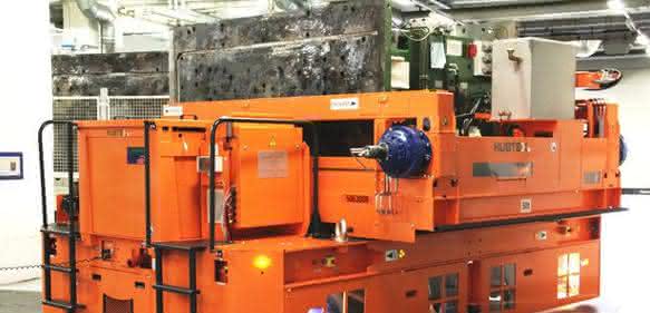 multidirectional tool changer