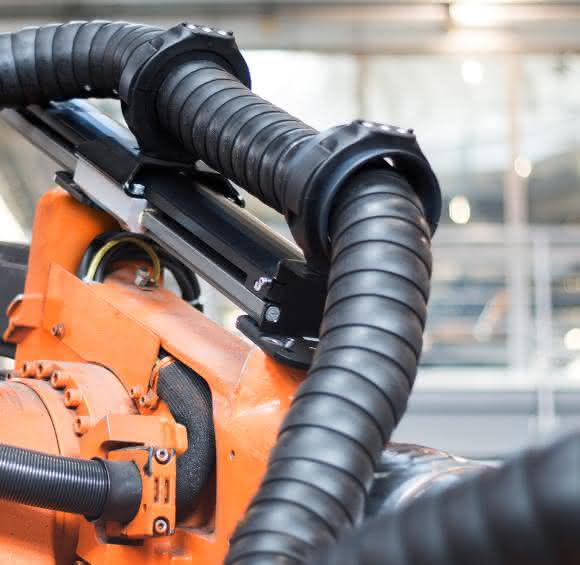 triflex RSE-Rückzugsystem von Igus triflex RSE-Rückzugsystem für Industrieroboter