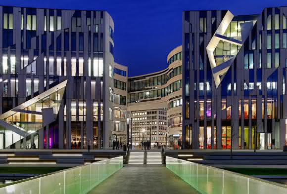 Mit Sicherheit von Siemens: Kö-Bogen in Düsseldorf