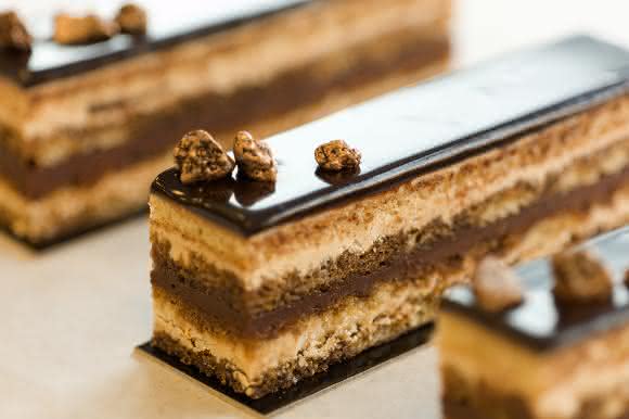 Kuchen süß ummantelt Gebäckstücke