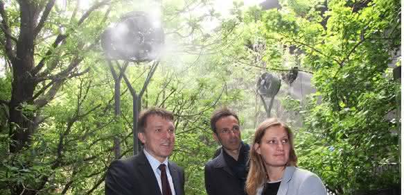 Lia-Maria Enzenhofer, Klaus K. Loenhart und  Peter Fenkl besuchen den Expo Pavillon