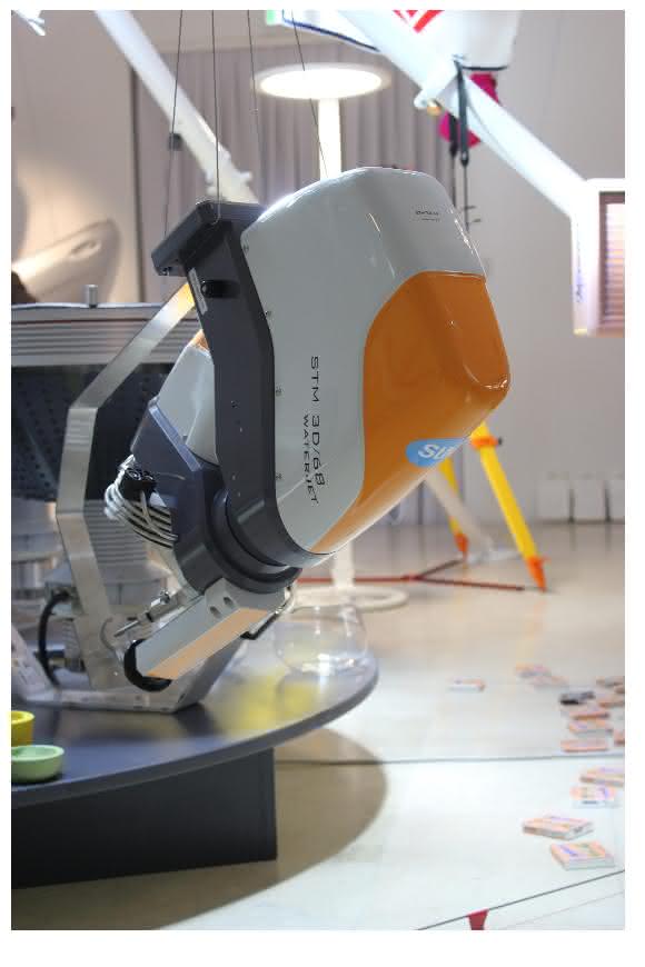 3D-Schneidkopf „STM3D" 2D- und 3D-Wasserstrahlschneiden mit dem 3D-Schneidkopf „STM3D"