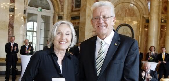 Renate Pilz erhält die Staufermedaille