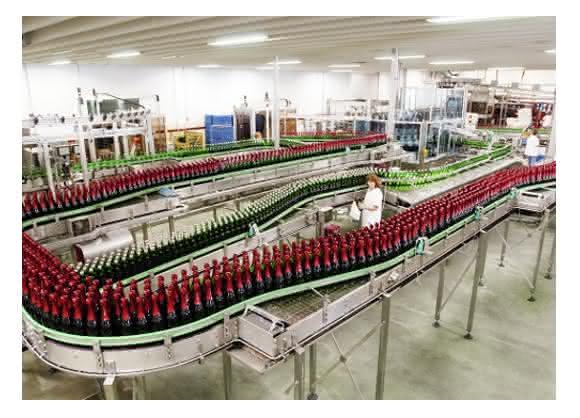Rotkäppchen-Mumm Sektkellerei Produktionshalle der Rotkäppchen-Mumm Sektkellerei in Freyburg/Unstrut