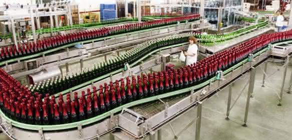 Rotkäppchen-Mumm Sektkellerei Produktionshalle der Rotkäppchen-Mumm Sektkellerei in Freyburg/Unstrut