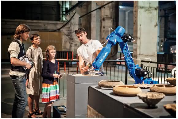 Motoman-Handlingroboter von Yaskawa als 3D-Drucker.