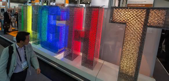 LIGHT Exponat am Stand der Frauenhofer ILT auf der Laser World