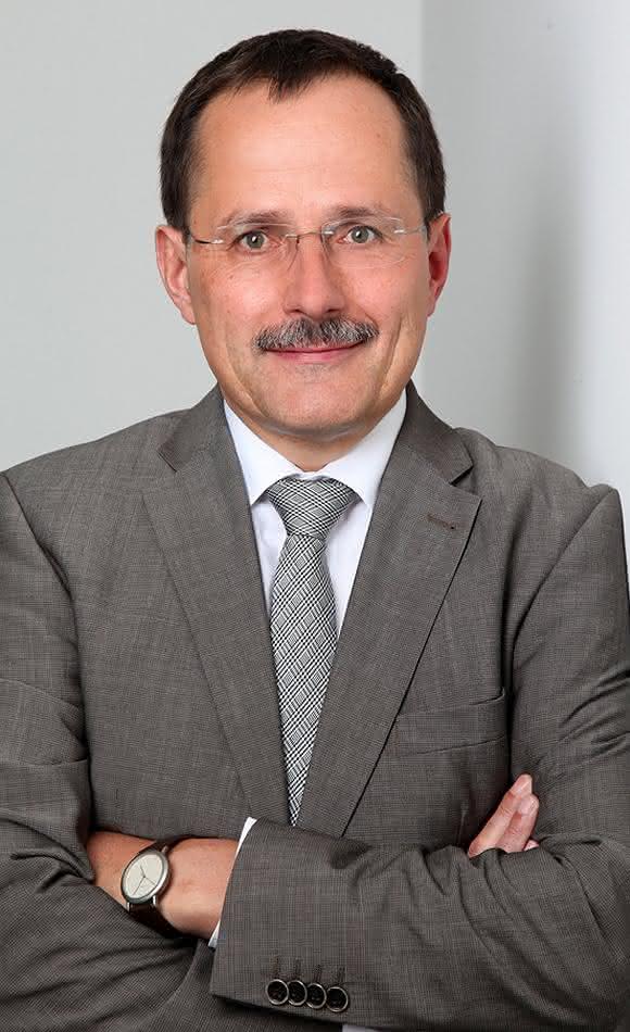Dr. Oliver Falkenstörfer