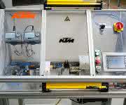 Automatische Schraubstation mit zwei Microtorque-Schraubern von Atlas Copco Tools
