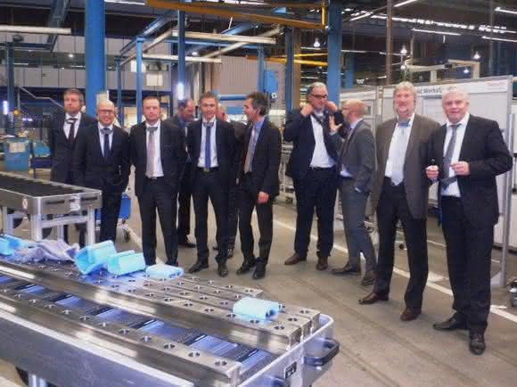 Neue Aufstellung für die Lineartechnik: Mit den drei erfahrenen Partnern Nölle & Nordhorn, PTS-Automation und Schäfer-Technik steht Bosch Rexroth für eine versierte Betreuung. Neue Aufstellung für die Lineartechnik: Mit den drei erfahrenen Partnern Nölle & Nordhorn, PTS-Automation und Schäfer-Technik steht Bosch Rexroth für eine versierte Betreuung.