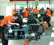 Fotostrecke: Schraubstation für Motorradmotoren Fotostrecke: Schraubstation für Motorradmotoren