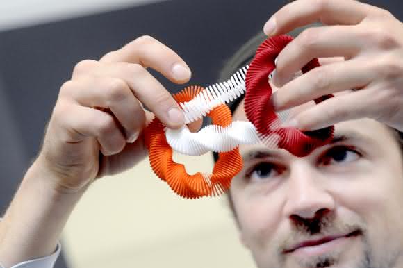 Bauteil aus dem 3D-Drucker auf der Rapidtech