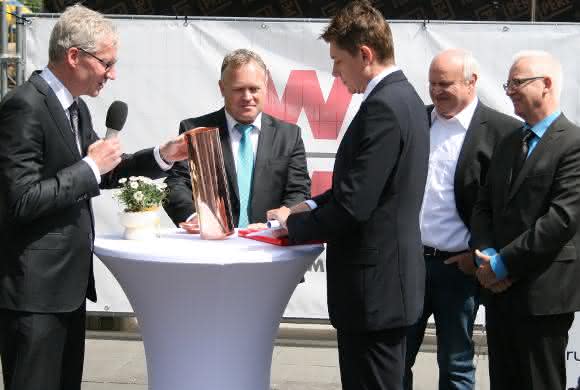 Bürkert legt den Grundstein für den neuen Campus Criesbach