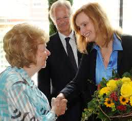 Bürgermeisterin Fezer gratuliert Ida Lapp