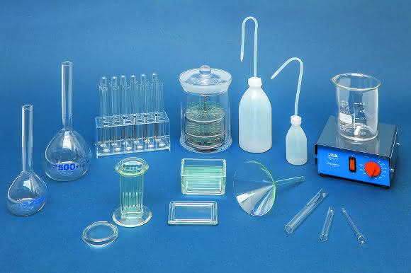Labormaterial und –geräte