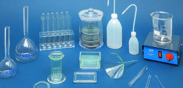 Labormaterial und –geräte
