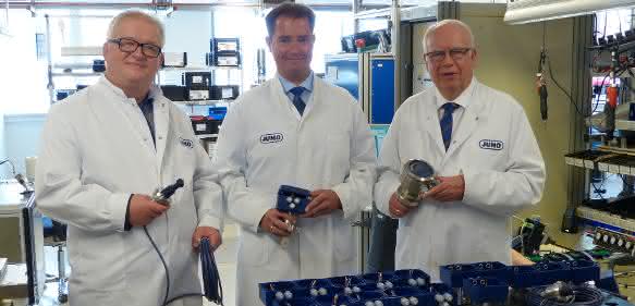 JUMO-Gesellschafter Juchheim mit Branchenmanager Wasser-Abwasser Matthias Kremer