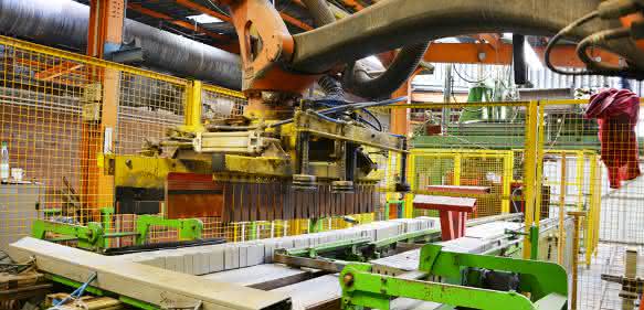 Kuka Roboter Wienerberger Kuka Roboter Wienerberger