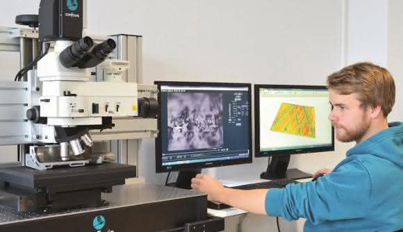 Messung eines Werkstücks am Portalsystem CGF-LV Messung eines Werkstücks am Portalsystem CGF-LV